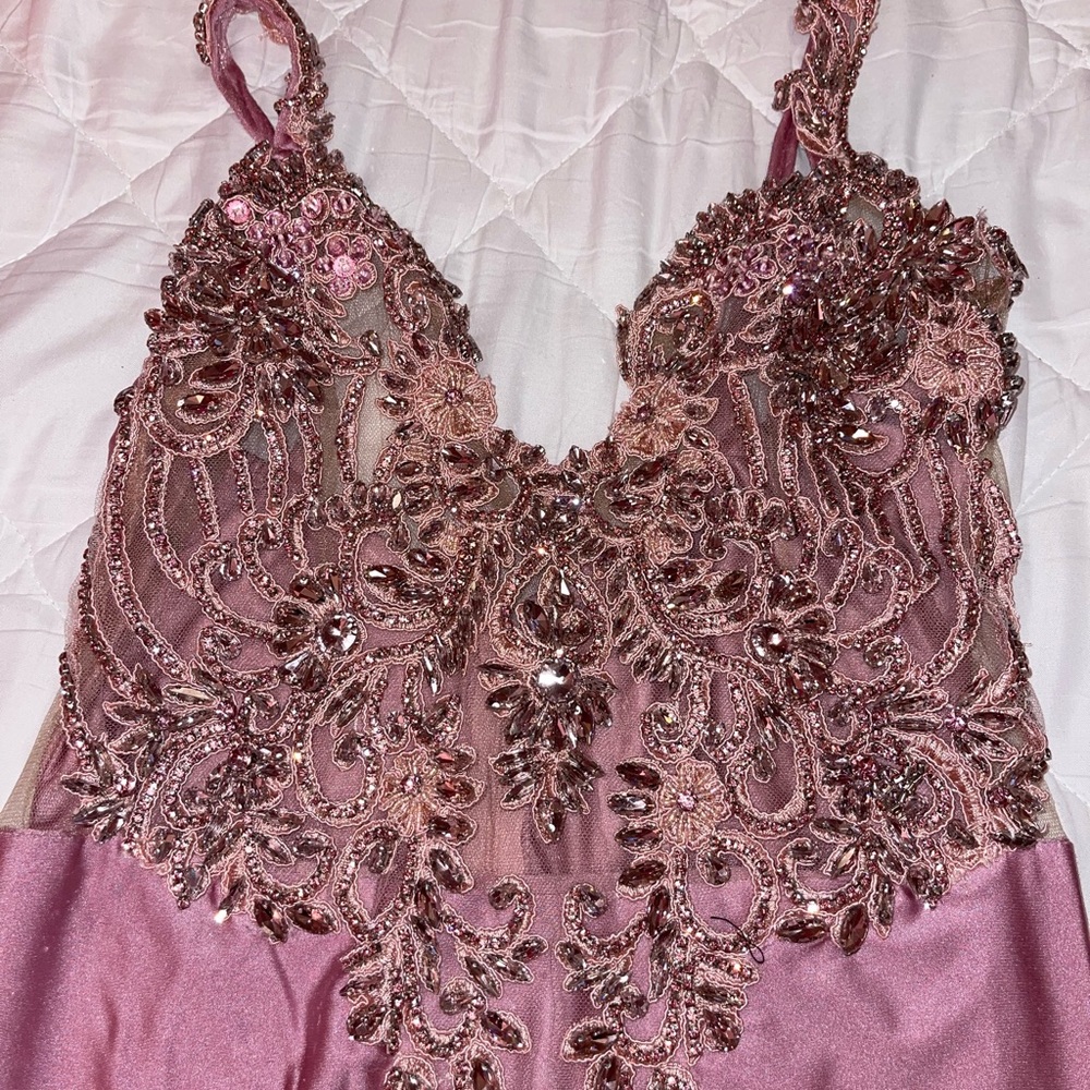 Dach boutique “Queen Vibes”